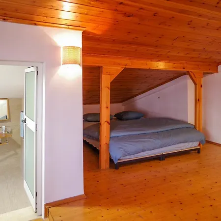 Hostel Buff *