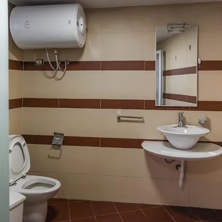Buff Hostel Τίρανα