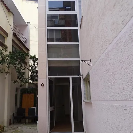 Buff * Τίρανα